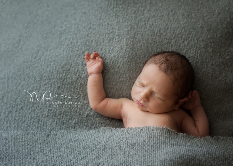 Nicole Parizo Photography | Chicago Newborn Photographer | unposed newborn boy
