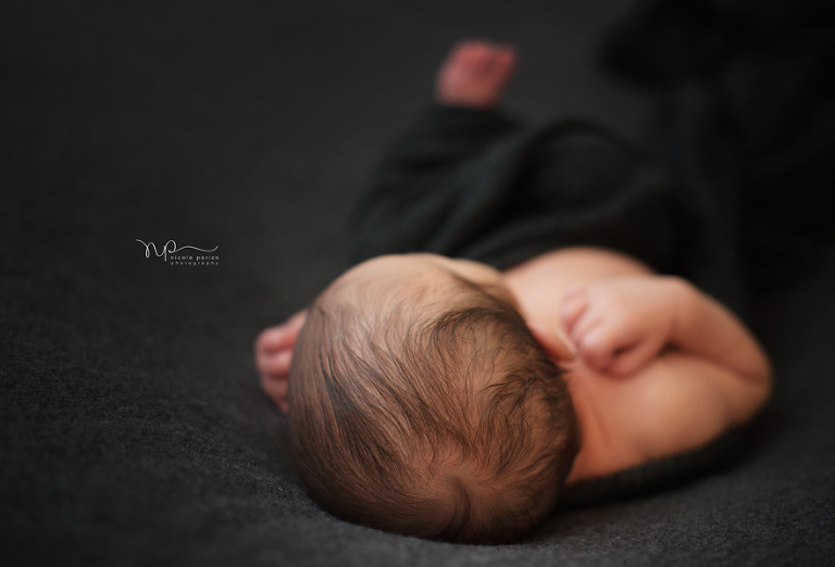 Nicole Parizo Photography | Chicago Newborn Photographer | baby swirl