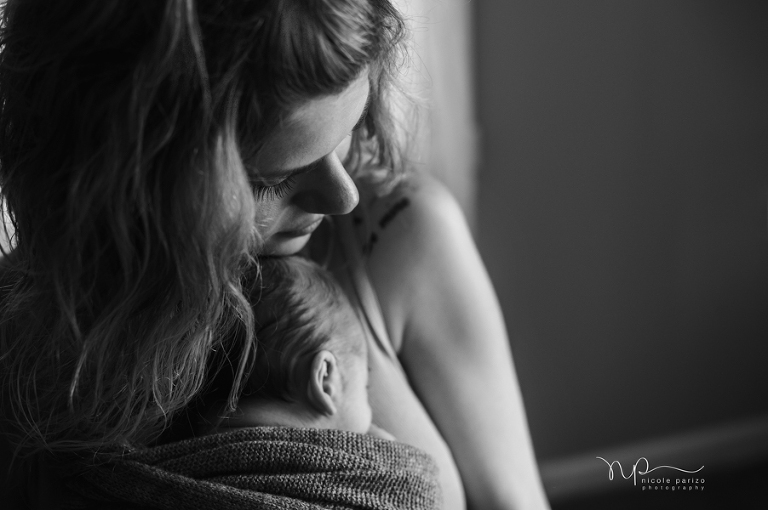 Nicole Parizo Photography | Chicago Newborn Photographer | mom and newborn