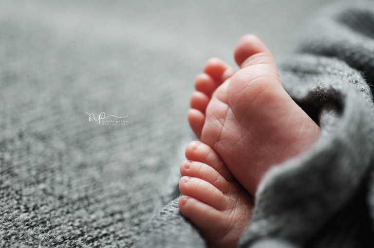 Nicole Parizo Photography | Chicago Newborn Photographer | baby toes