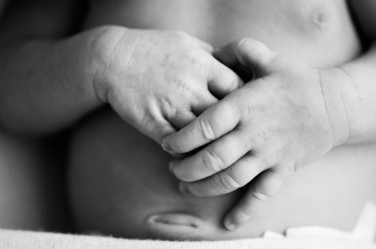 Nicole Parizo Photography | Chicago Newborn Photographer | baby hands